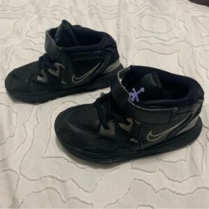 NIKE  Kyrie Toddler Boy Size 10C Black Sneakers Shoes DD0333-005